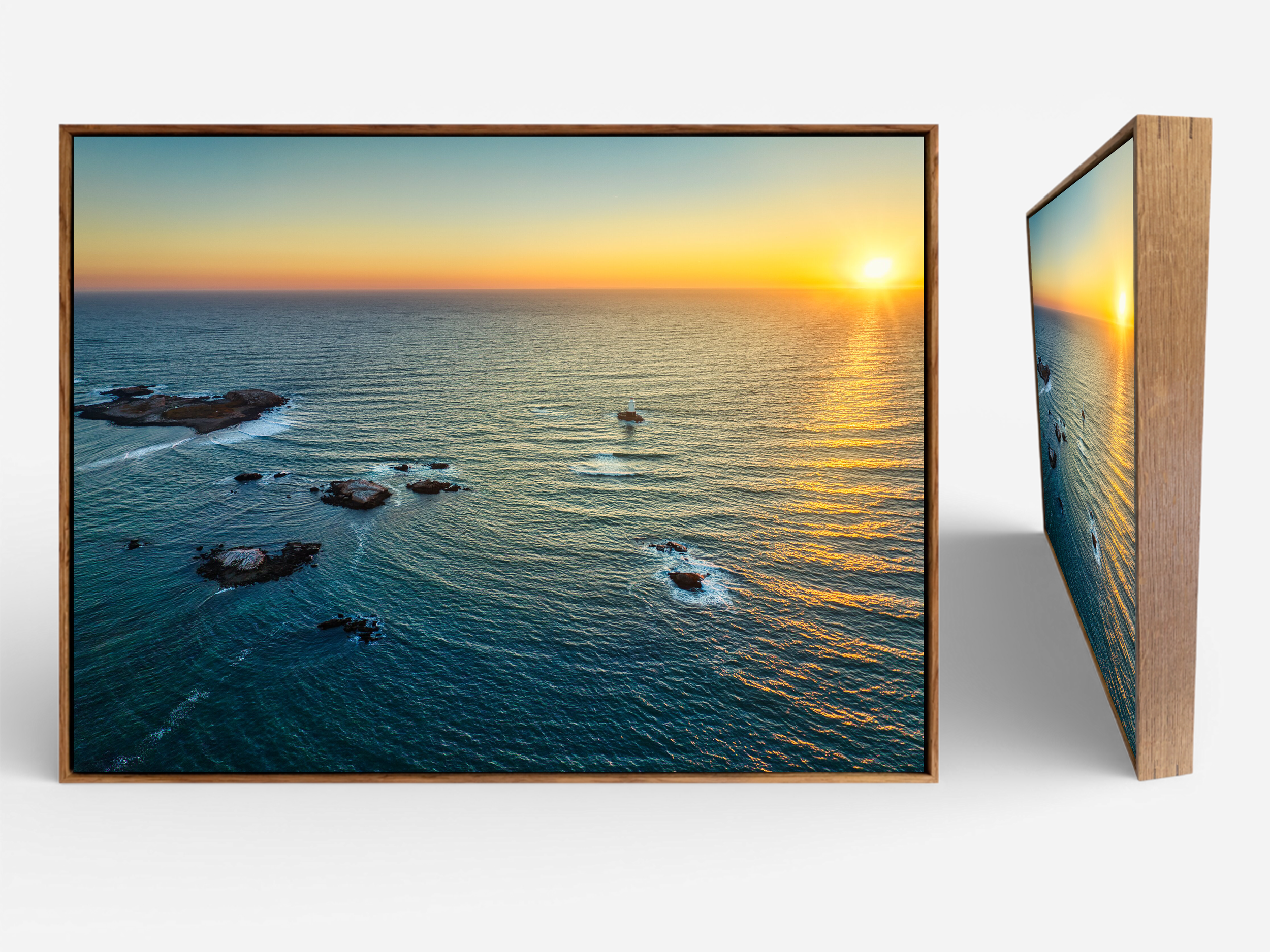 Sakonnet Lighthouse Far Float Frame.png