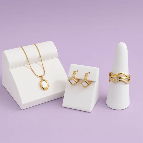 Christmas Box Nine: gold-plated necklace, earrings and ring