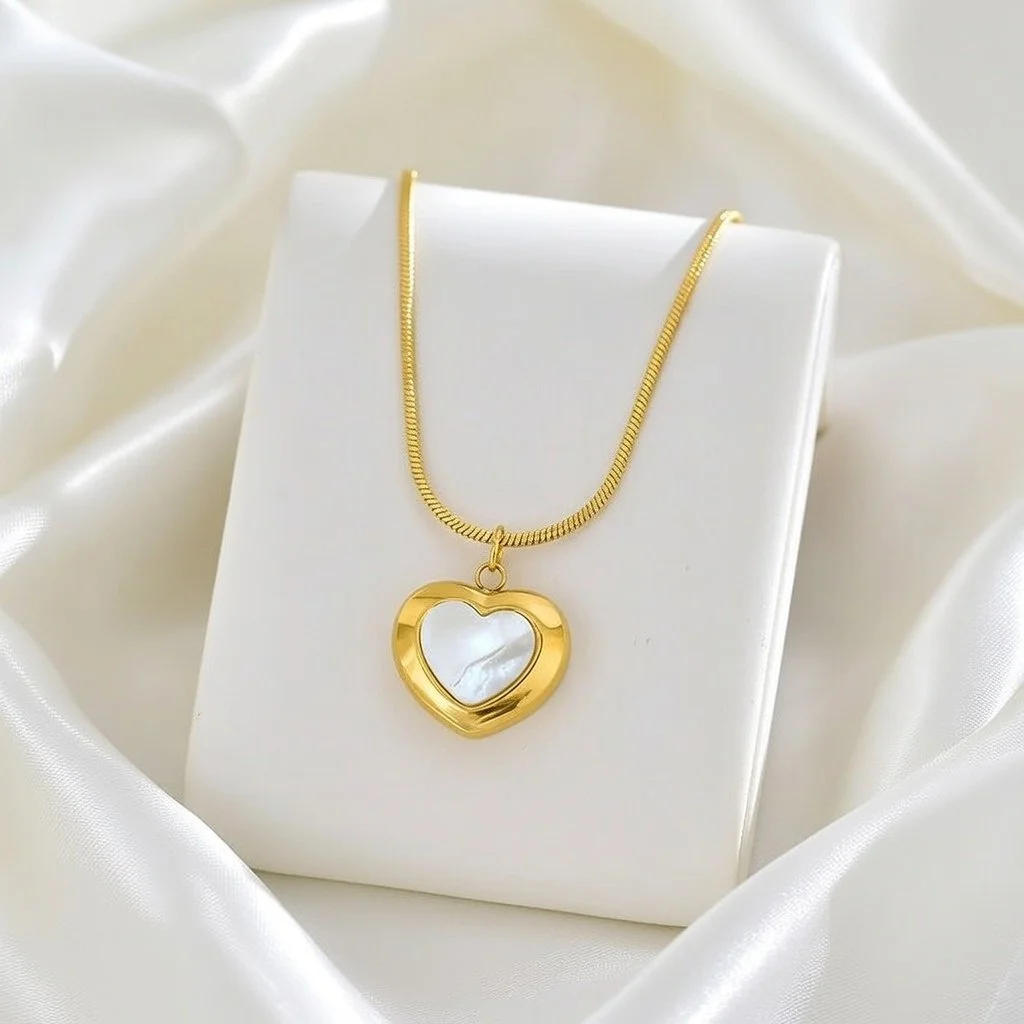 Natalie Necklace with heart pendent
