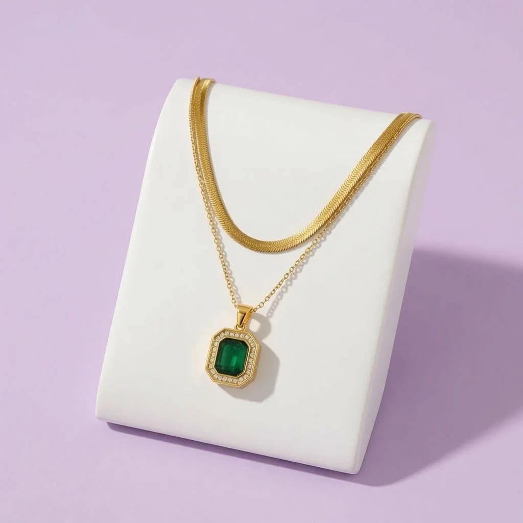 Nadia Necklace with green stoned pendent