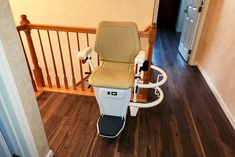 Curved stairlift with landing in Simi Valley