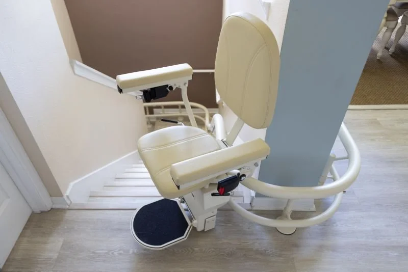 Curved stairlift with landing in Ventura County