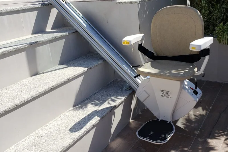 outdoor-straight-stairlift.jpg