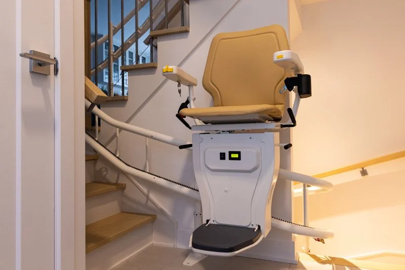 Curved stairlift with landing in Camarillo