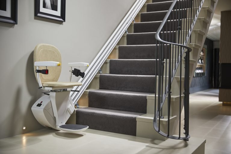 Indoor stairlift with landing
