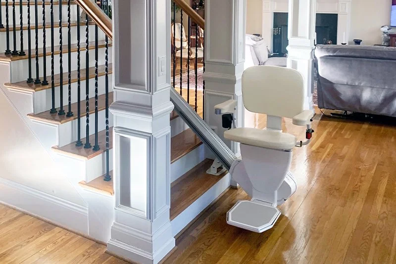 Straight stairlift with landing in a Thousand Oaks home