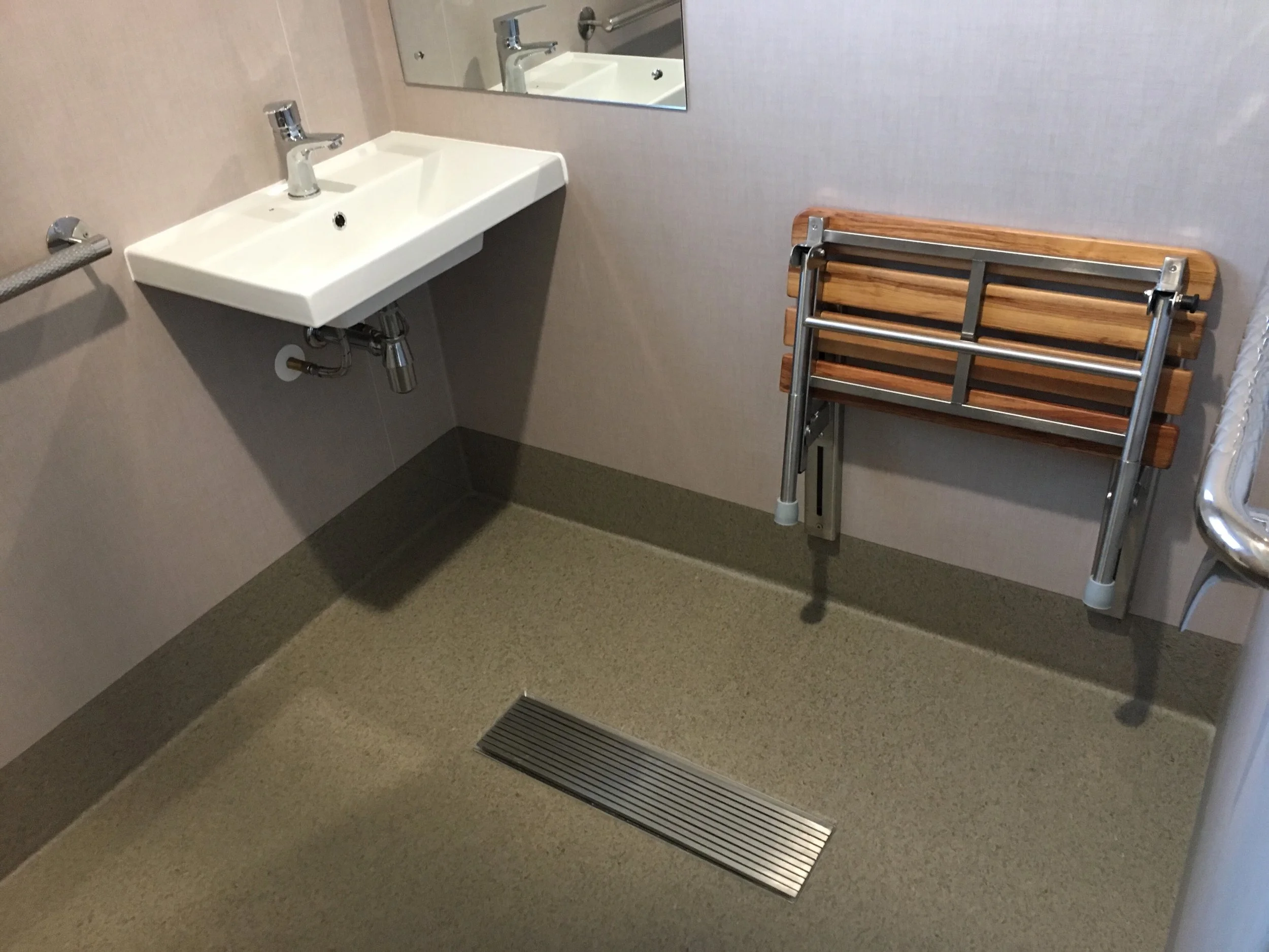 Vinyl Clamp Shower Channel