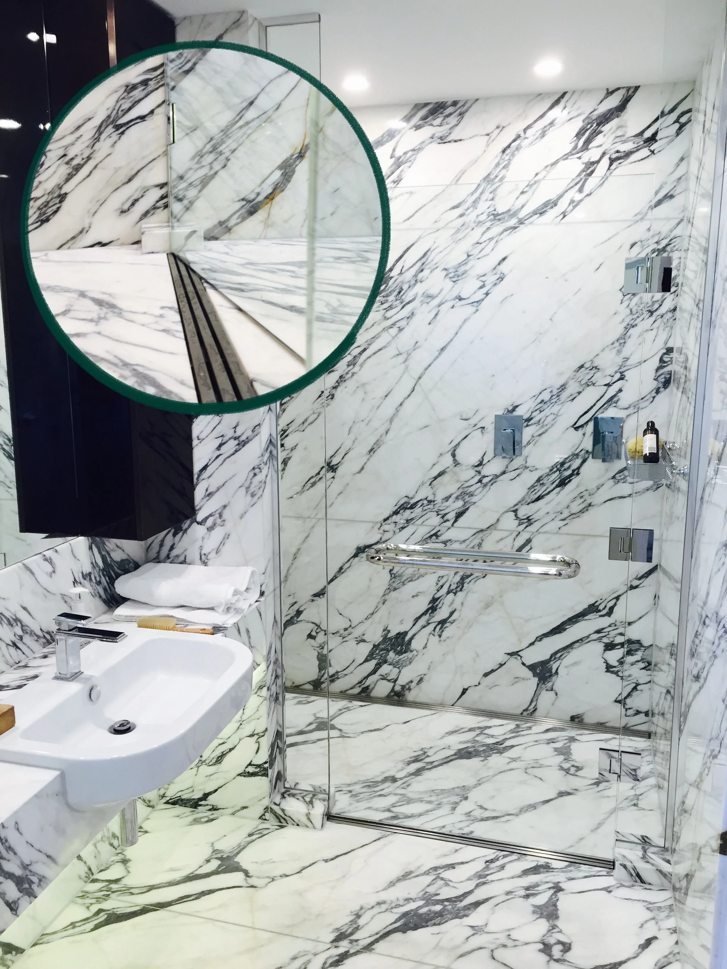 3 Wall Mounted Shower Channel + Shower door