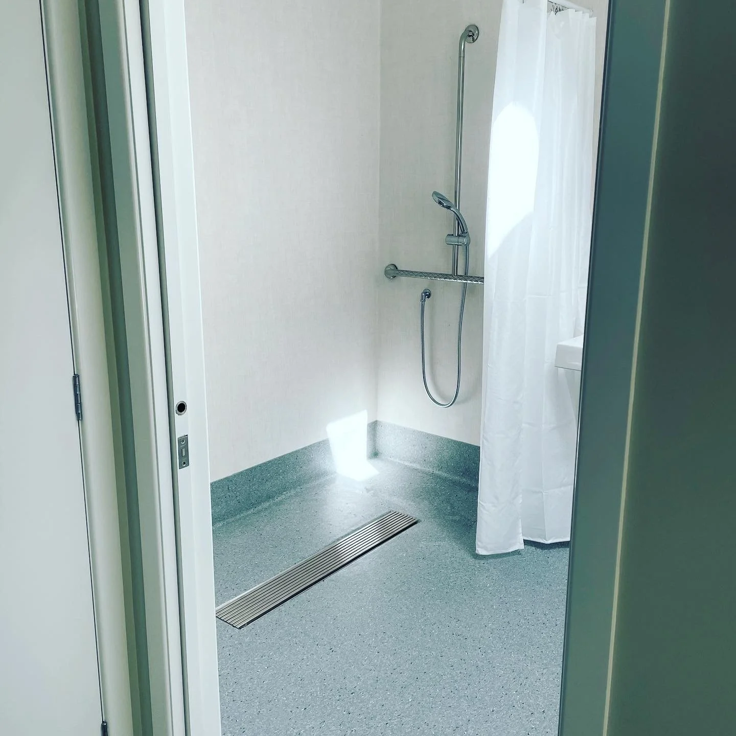 Vinyl Clamp Shower Channel