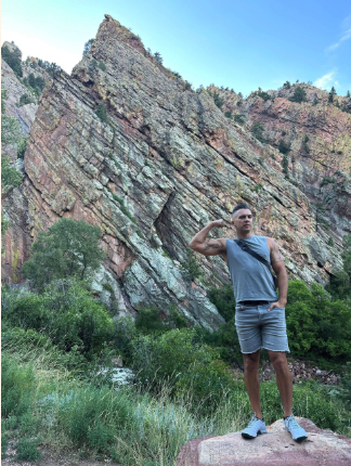 dino-mountain.png