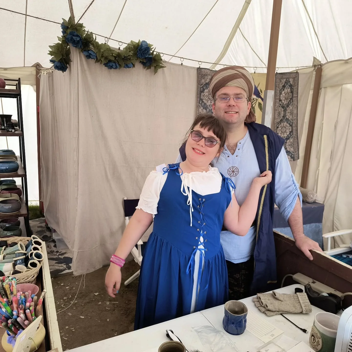 We are headed to the Maine Renaissance Festival for the next three weekends in Acton Maine!!!! Cars are loaded and we are ready to roll. Come see us for all your pottery needs!
#nutmegempire #mainerenaissancefaire #ceramics #potteryfamily #potterylif