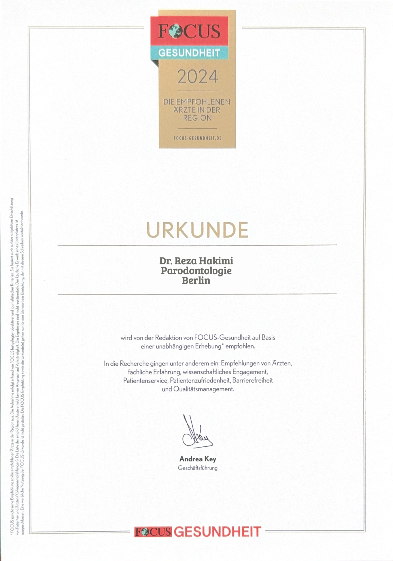 Urkunde für Dr. Reza Hakimi, Parodontologie, Berlin, von der FOCUS-Gesundheit 2024, empfohlen wegen unabhängiger Bewertung und wissenschaftlichem Engagement, unterschrieben von Andrea Key.