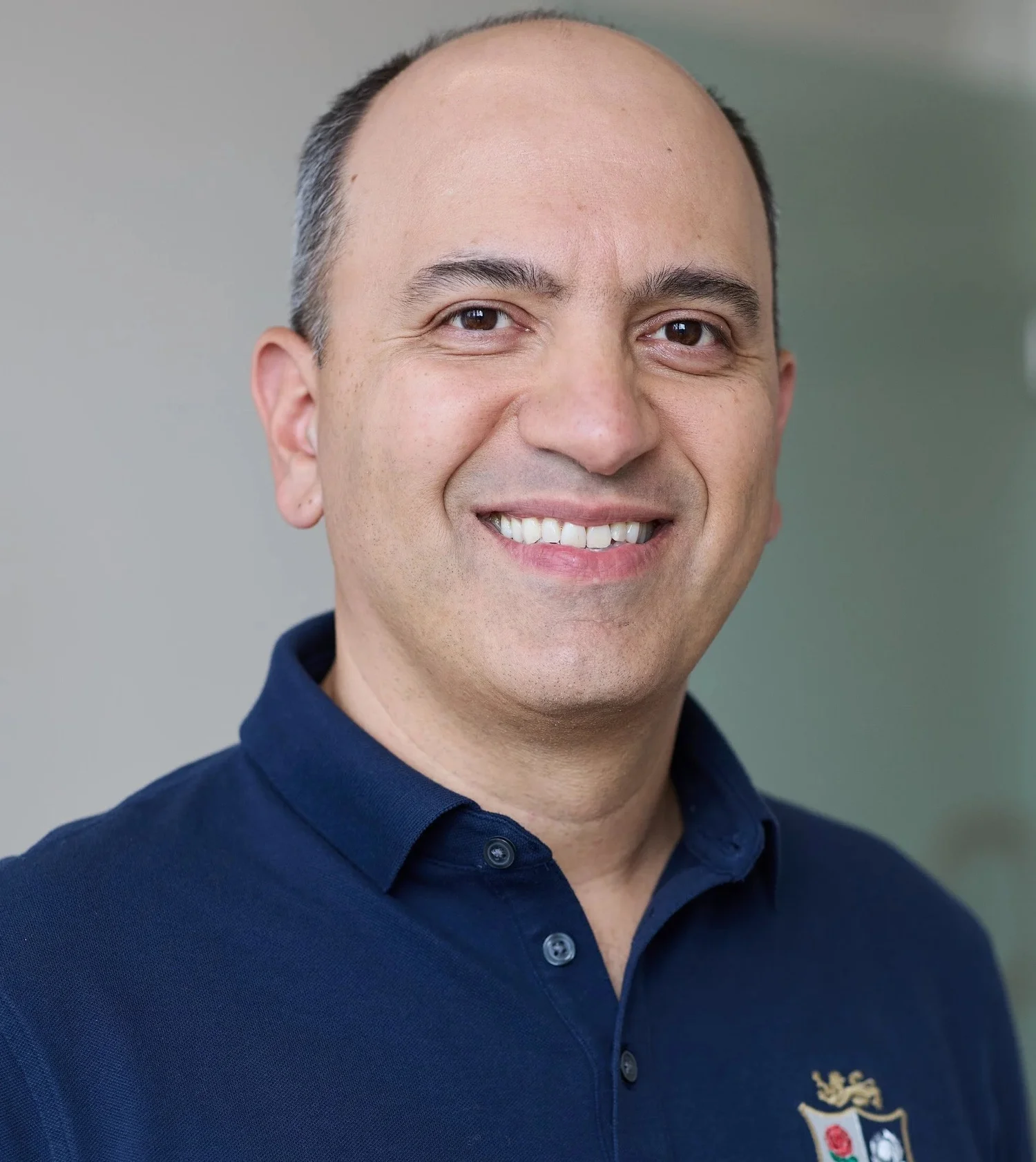 Dr. med. dent. Reza Hakimi M.Sc., Fachzahnarzt für Oralchirurgie