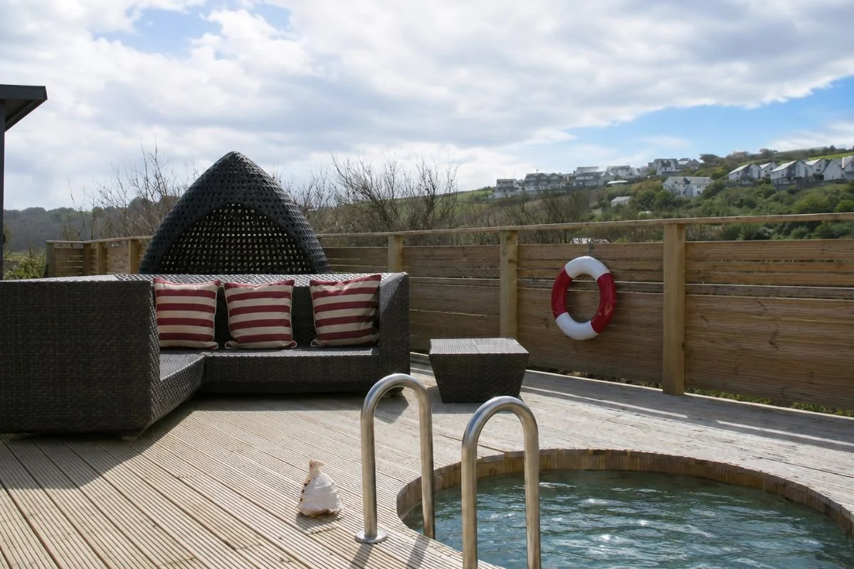 cold-plunge-decking-the-dunes.jpg