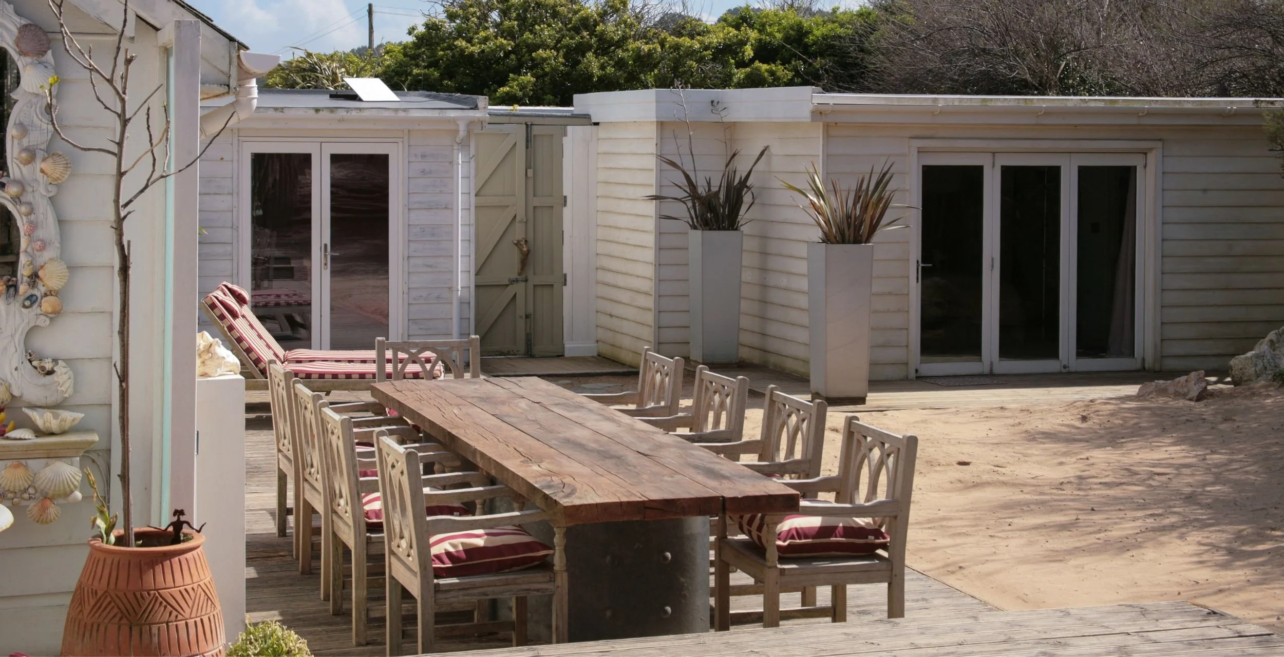 outside-dining-side-view.jpg