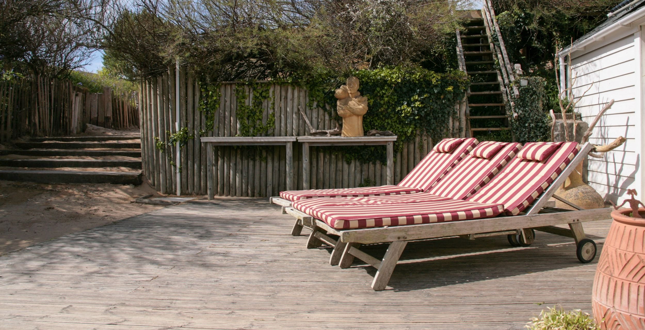 outside-loungers-decking-the-dunes.jpg