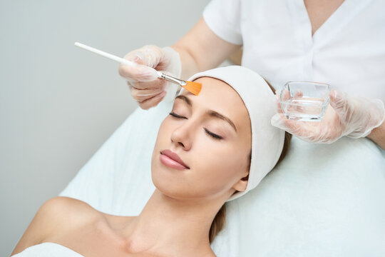 cosmetic peel Chicago, chemical peel esthetician Chicago, custom chemical peel, safe chemical peel, brightening peel, acne peel, anti-aging peel, professional chemical peel, customized peel treatment, chemical peel near me