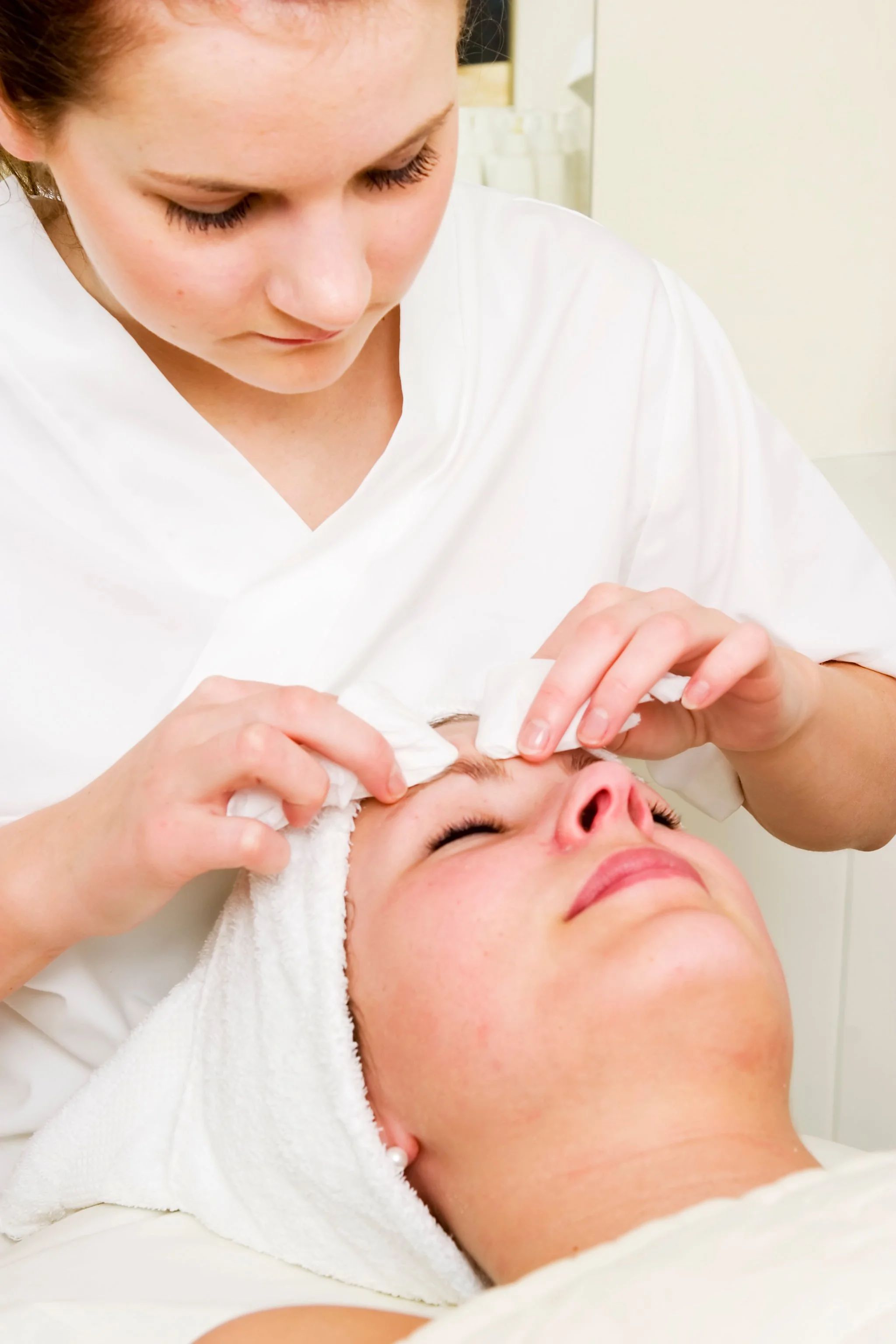 5 Reasons You Should Get a Deep Cleansing Facial