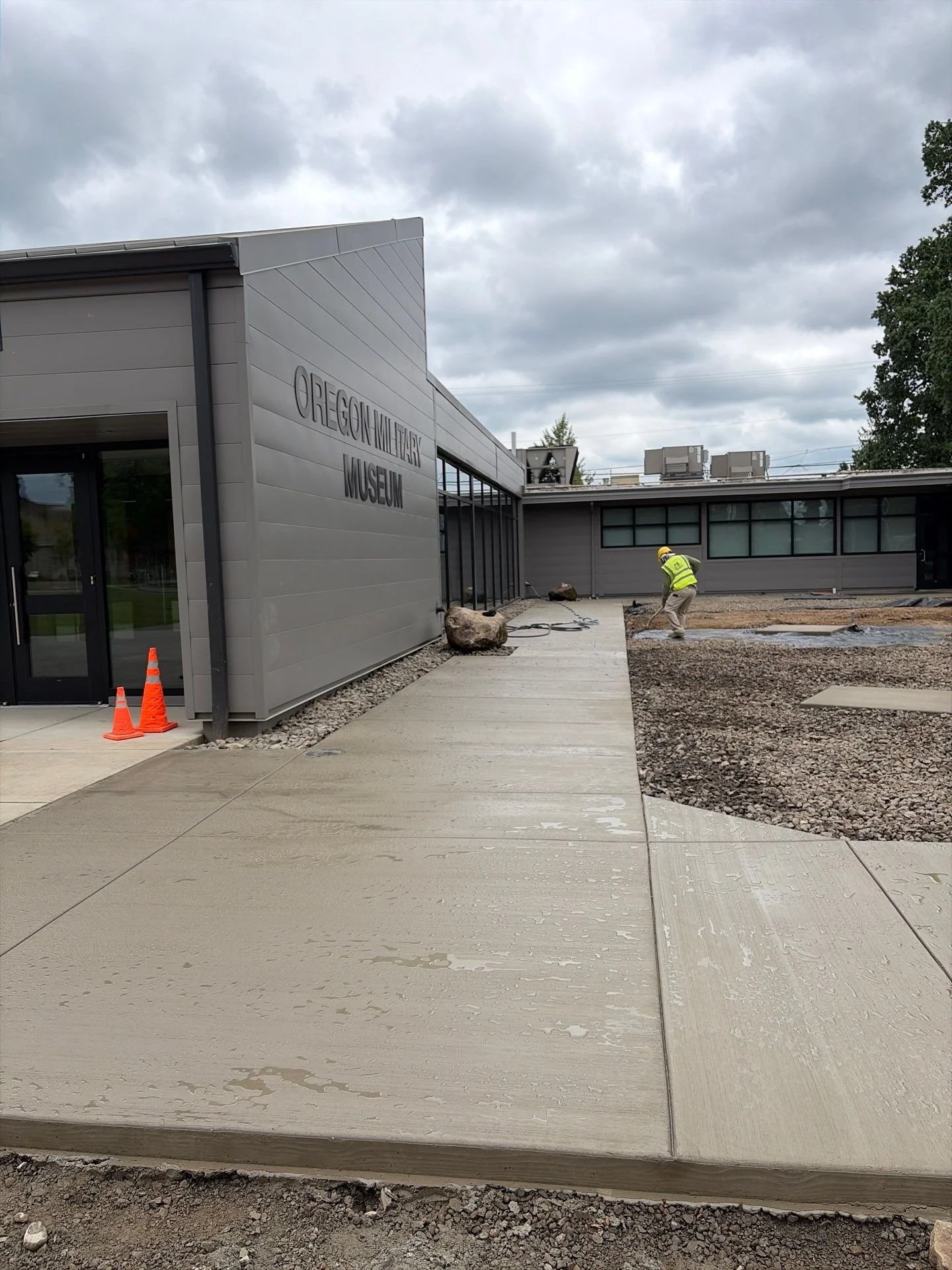 finished-sidewalk-museum-main-entrance-oregon-military-museum-left-coast-gc.jpg