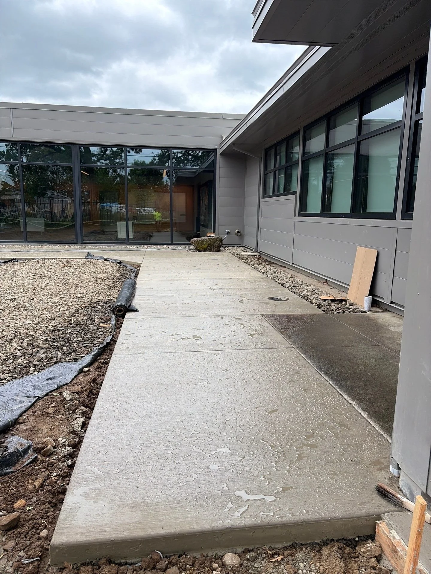finished-concrete-walkway-courtyard-oregon-military-museum-left-coast-gc.jpg