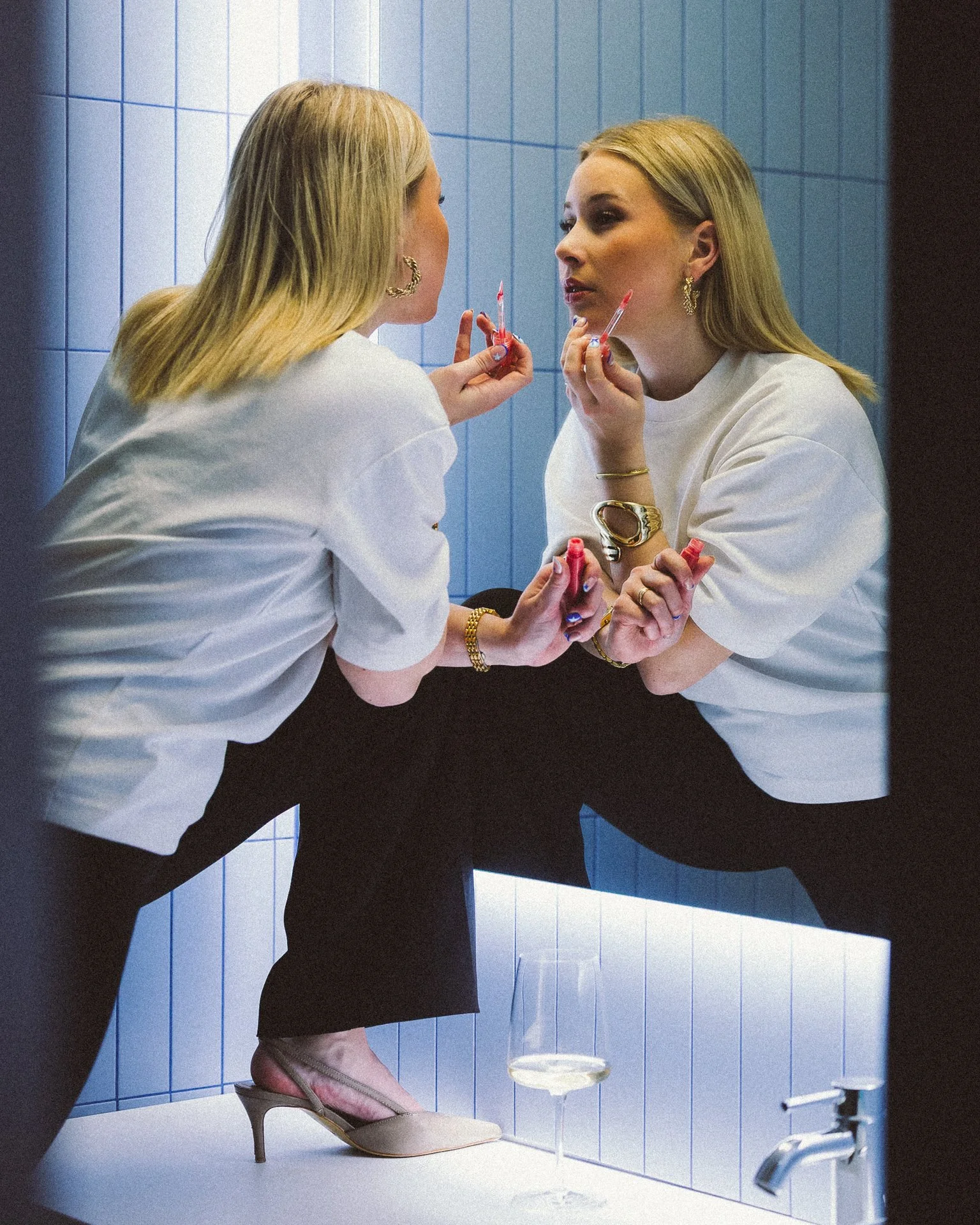 Need hetked enne, kui uksest v&auml;lja astud.
SOHOs ei pea kiirustama - k&otilde;ik v&otilde;ib oodata.

Tule. Ole. Naudi. Hotell SOHO ootab sind taas 4. juunist.
www.hotellsoho.ee

--

Those moments before you step out the door.
At SOHO, there&rsqu