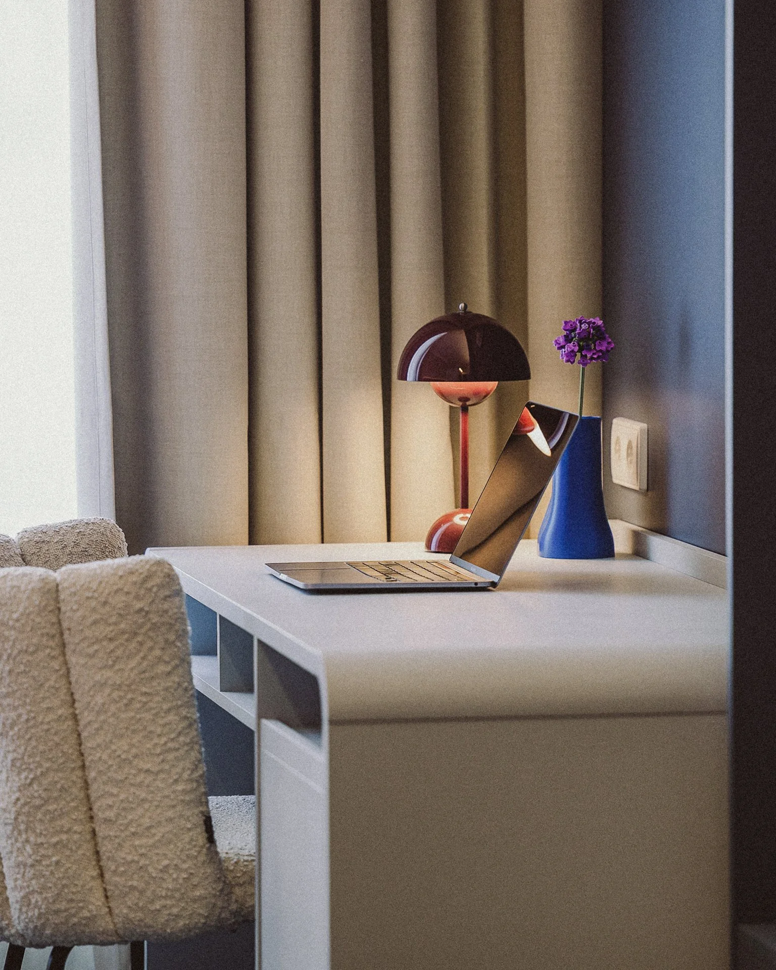 Valgus, vaikus ja ruum m&otilde;tetele.
HotellSOHO ootab sind tagasi.

Broneeri oma peatus  www.hotellsoho.ee
