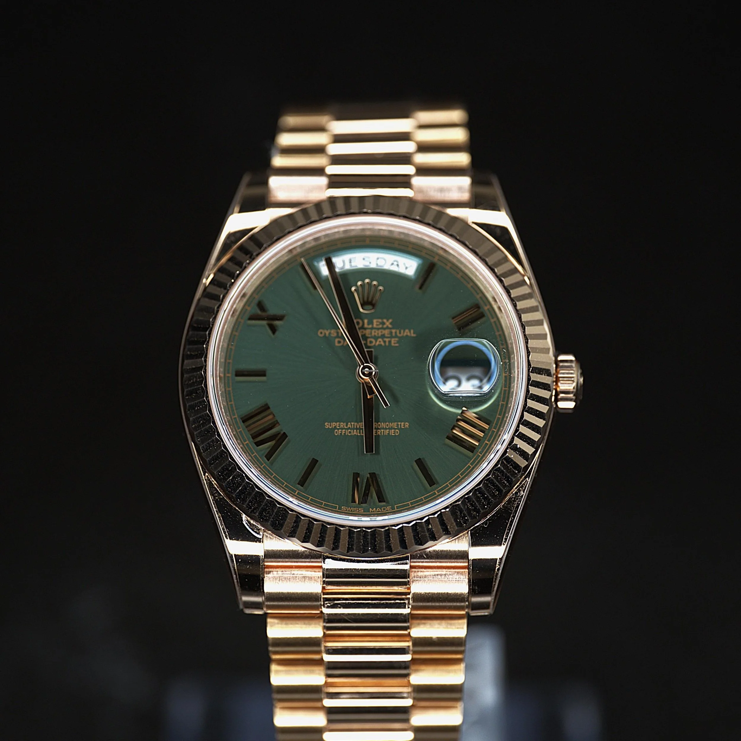 03_Rolex_Day-Date_40_-_228235_MINT_COMPLETE_SET_Day-D.jpg