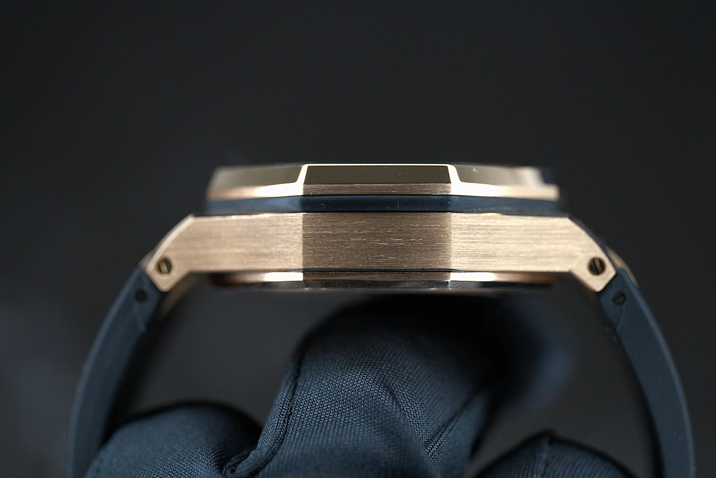 05_Audemars_Piguet_Royal_Oak_Offshore_Chronograph_-_H.jpg
