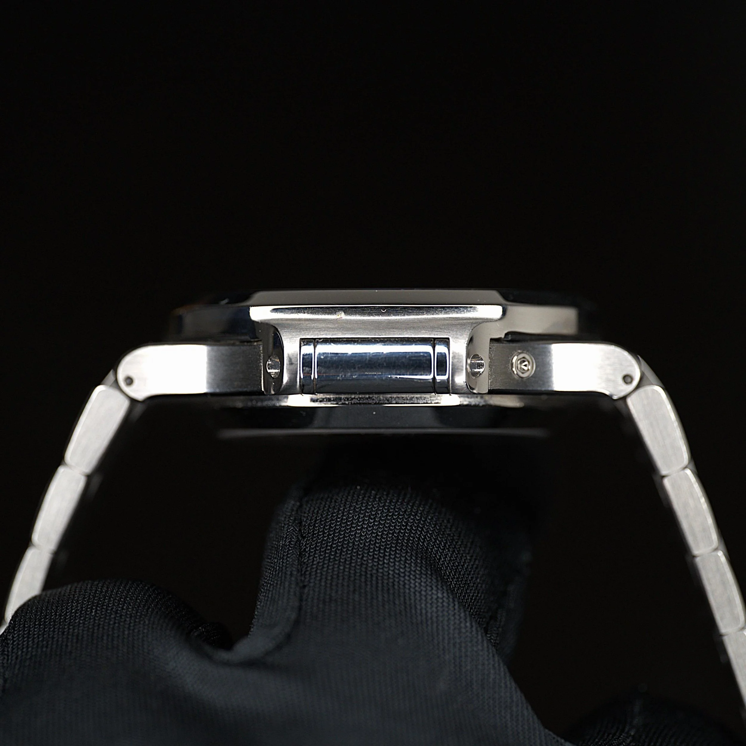 05_Patek_Philippe_Nautilus_-_2015_59801A_Full_Set_Blu.jpg