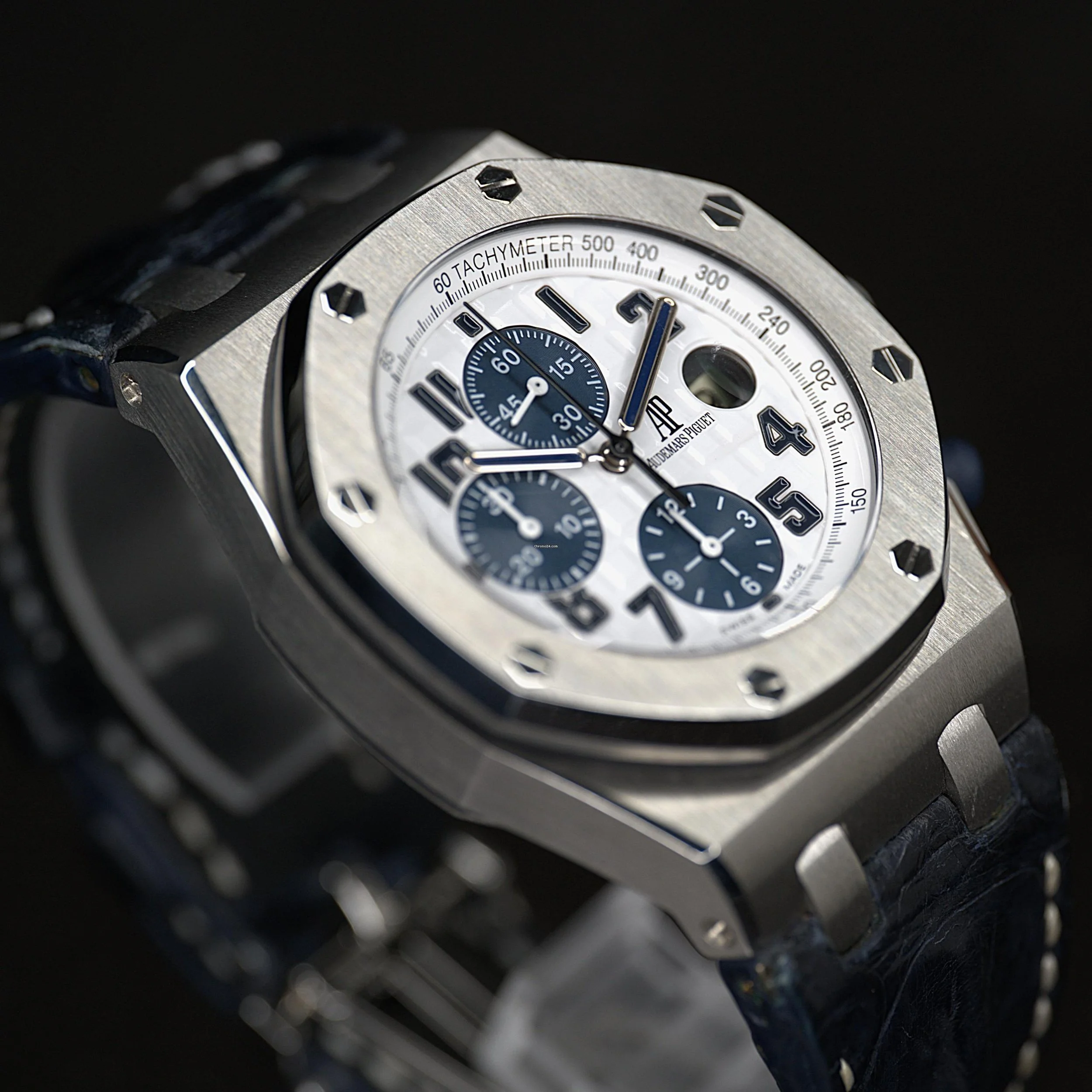 03_Audemars_Piguet_Royal_Oak_Offshore_Chronograph_-_N.jpg