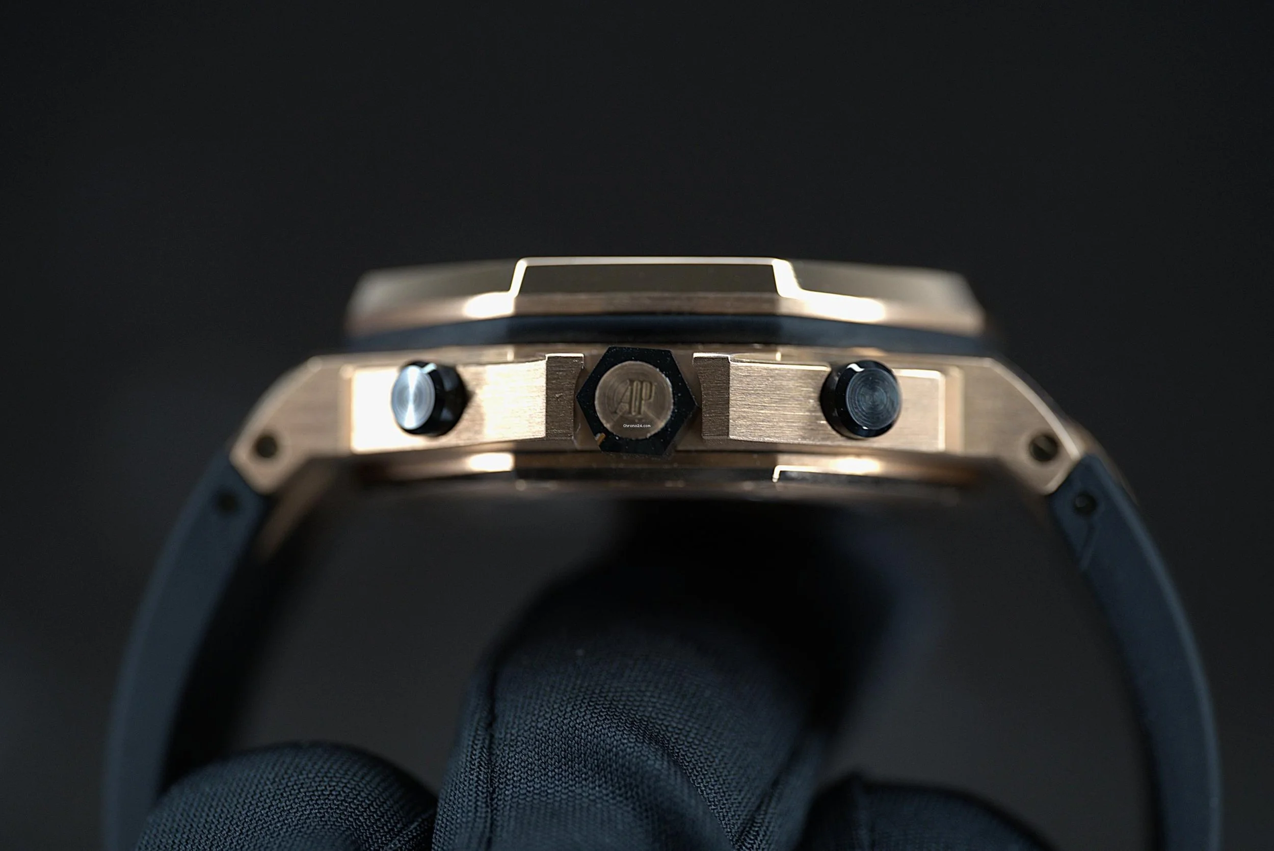 06_Audemars_Piguet_Royal_Oak_Offshore_Chronograph_-_H.jpg