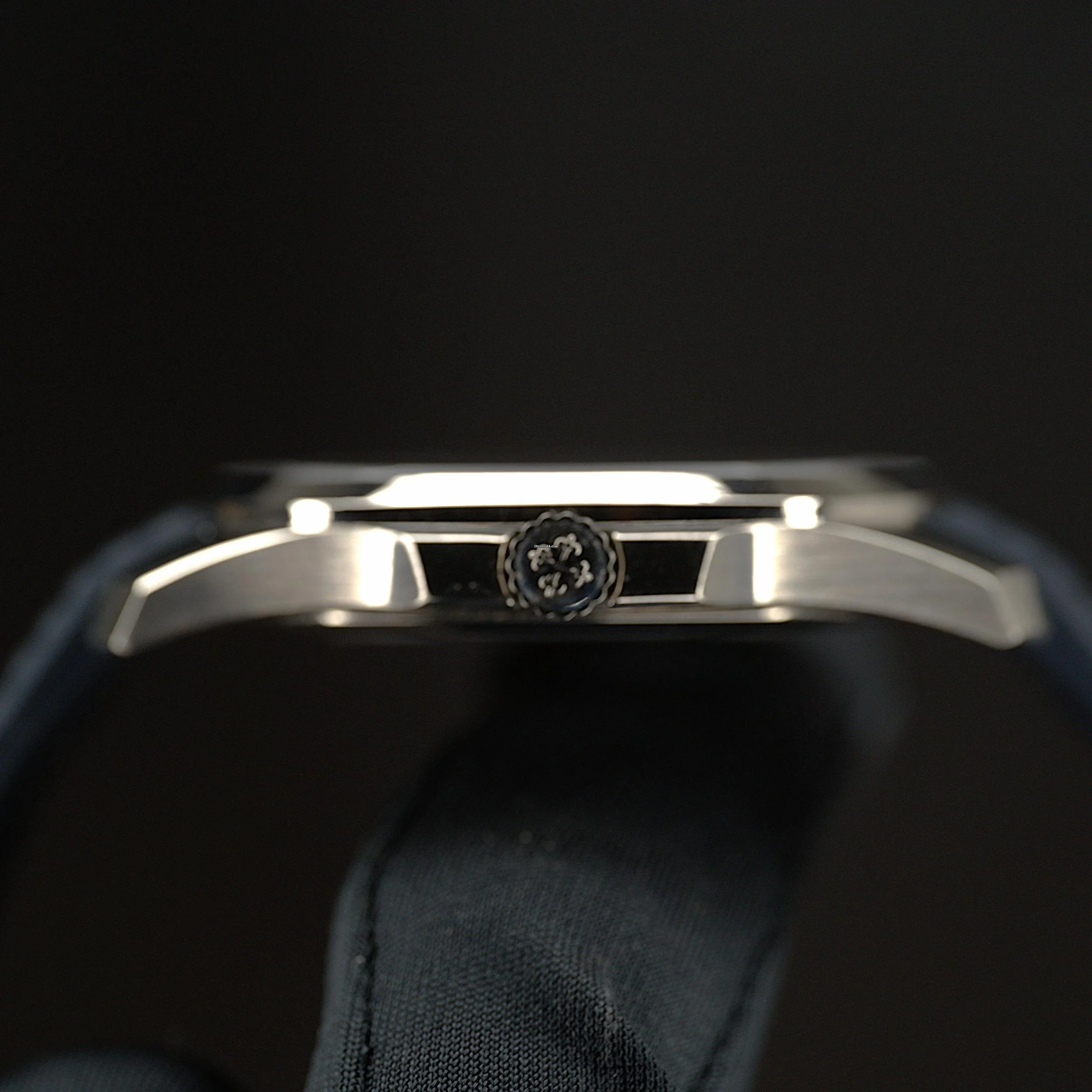 06_Patek_Philippe_Aquanaut_-_Jumbo_5168g-001_2021_Pat.jpg