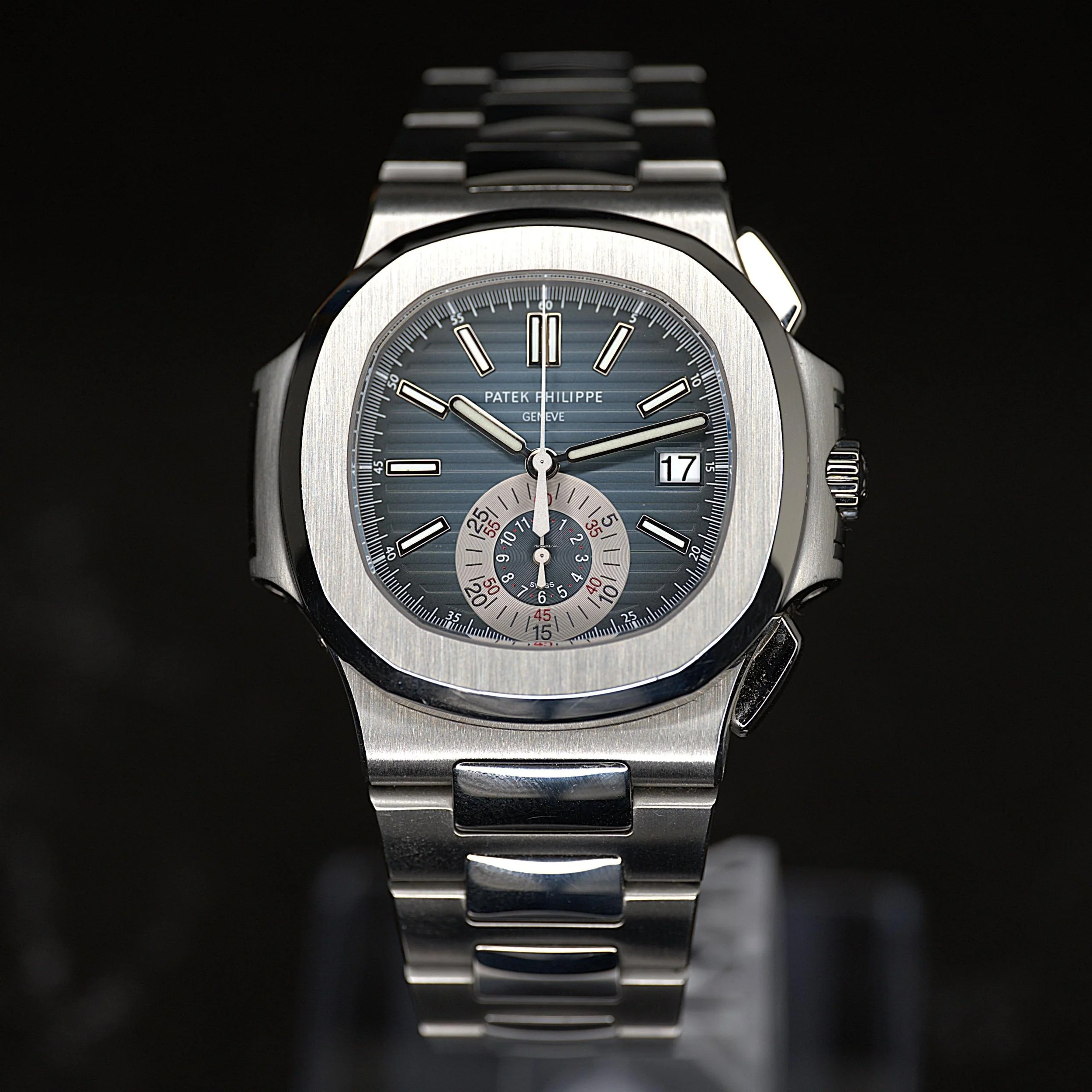 02_Patek_Philippe_Nautilus_-_2015_59801A_Full_Set_Blu.jpg
