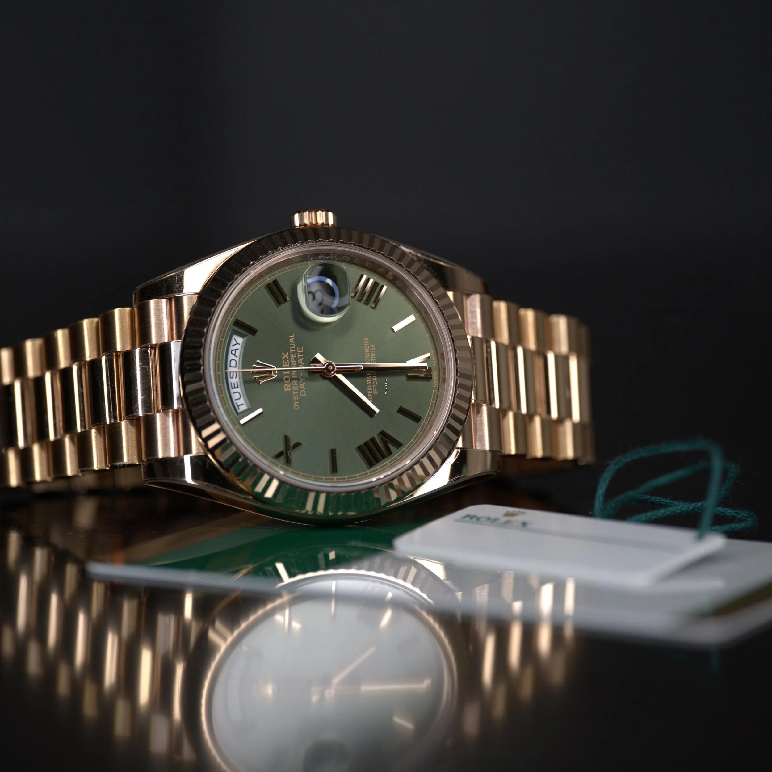 01_Rolex_Day-Date_40_-_228235_MINT_COMPLETE_SET_Day-D.jpg