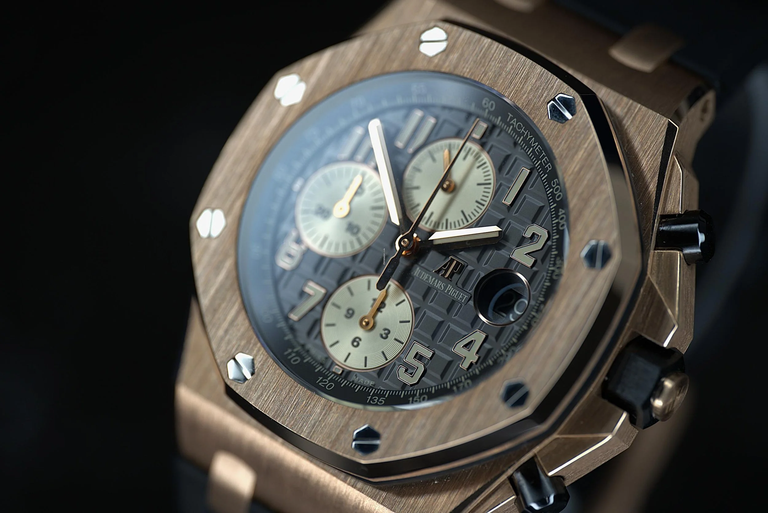 04_Audemars_Piguet_Royal_Oak_Offshore_Chronograph_-_H.jpg