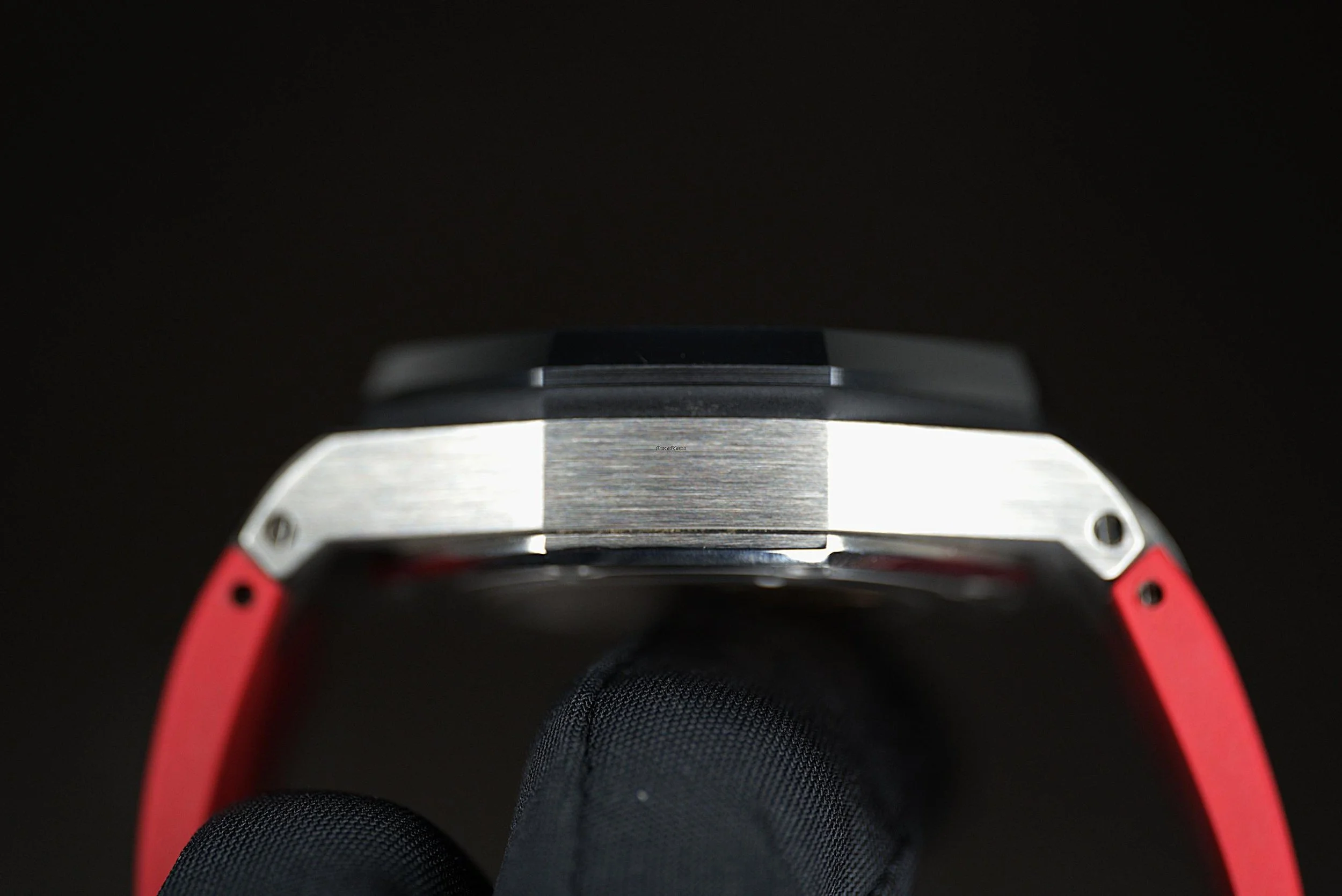 06_Audemars_Piguet_Royal_Oak_Offshore_Chronograph_-_2.jpg