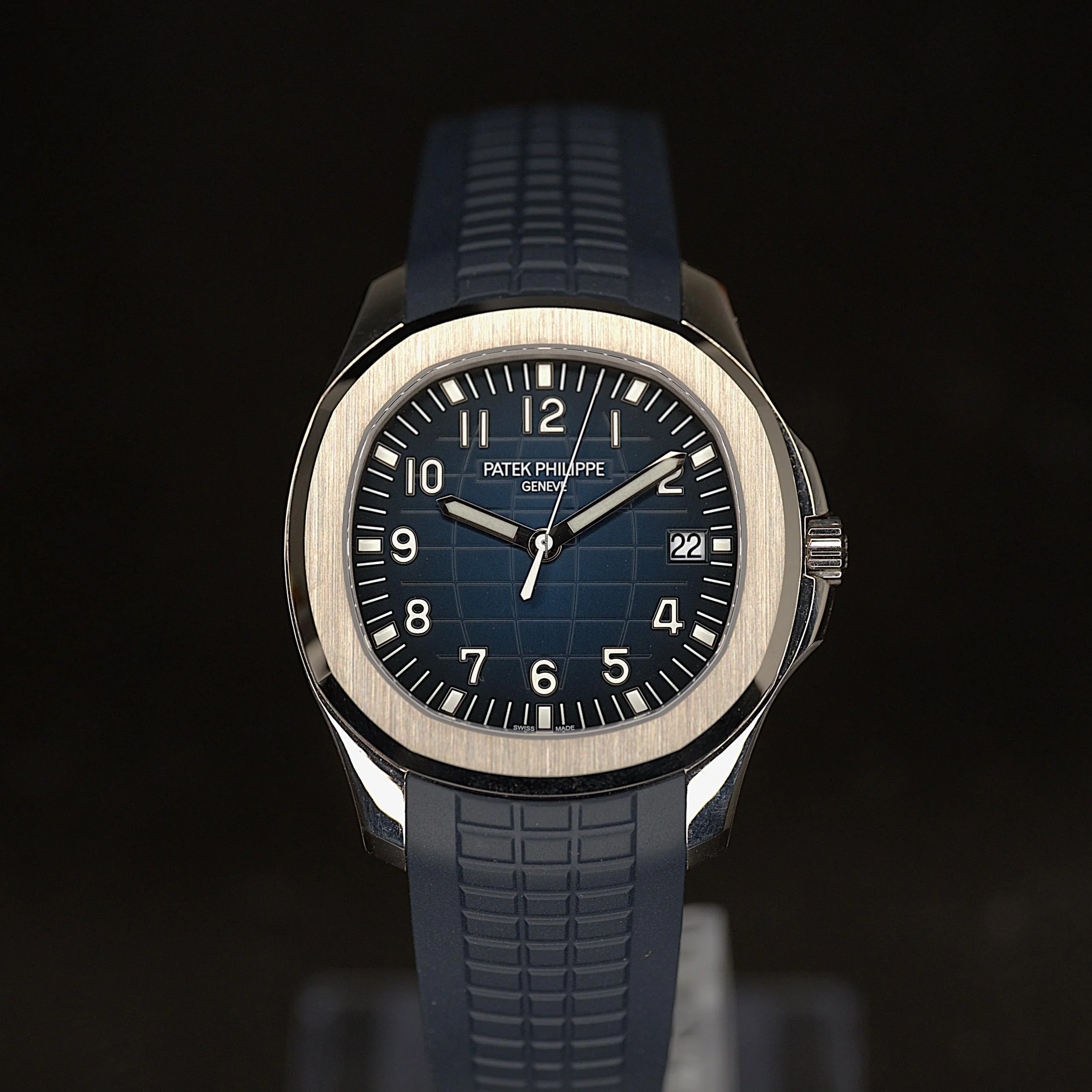 02_Patek_Philippe_Aquanaut_-_Jumbo_5168g-001_2021_Pat.jpg