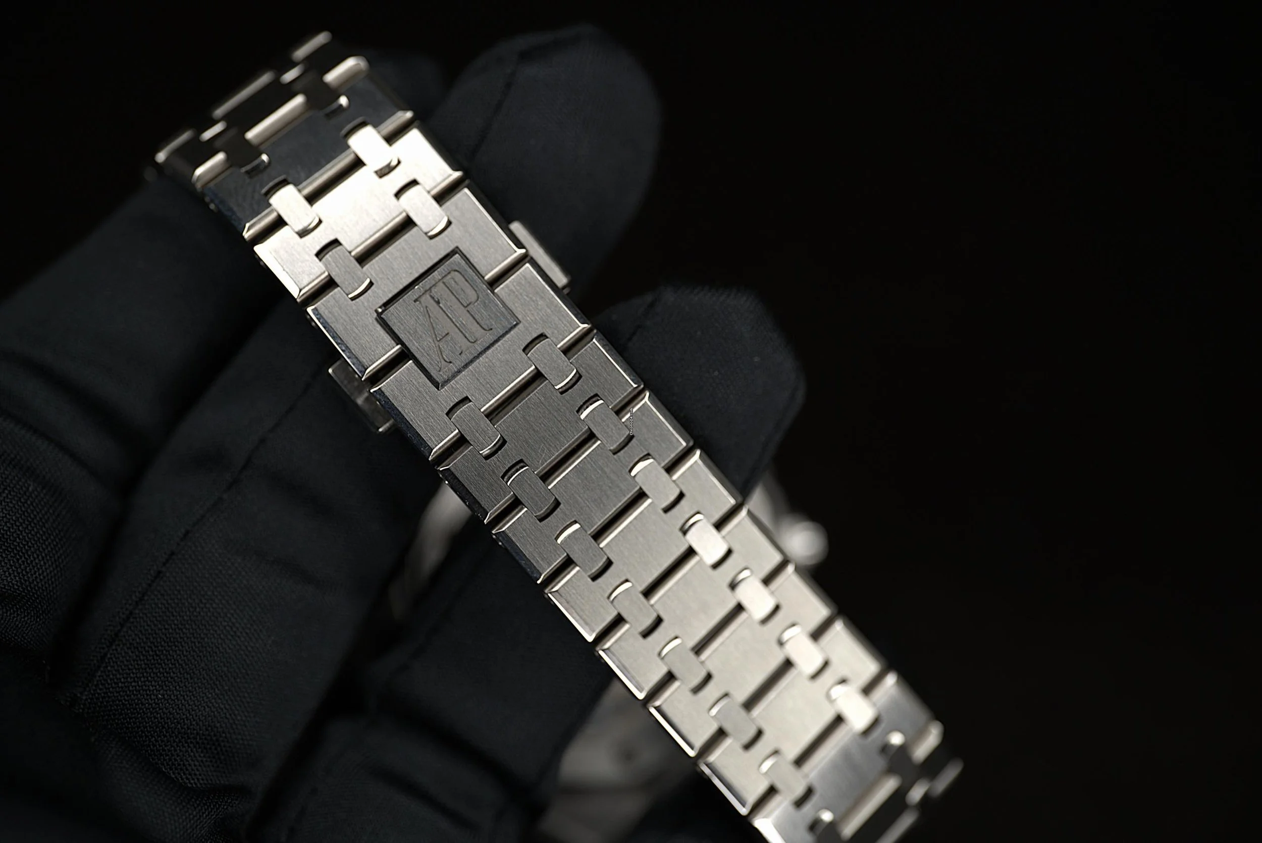 07_Audemars_Pciguet_Royal_Oak_Chronograph_26240ST_Bla.jpg