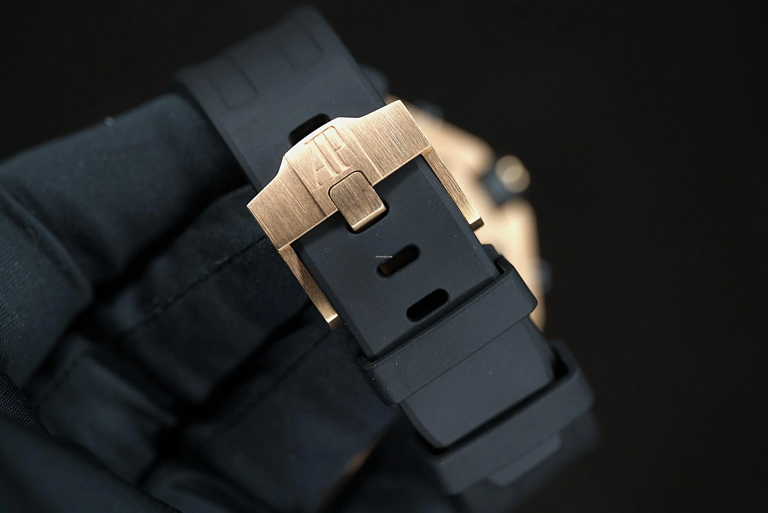 07_Audemars_Piguet_Royal_Oak_Offshore_Chronograph_-_H.jpg