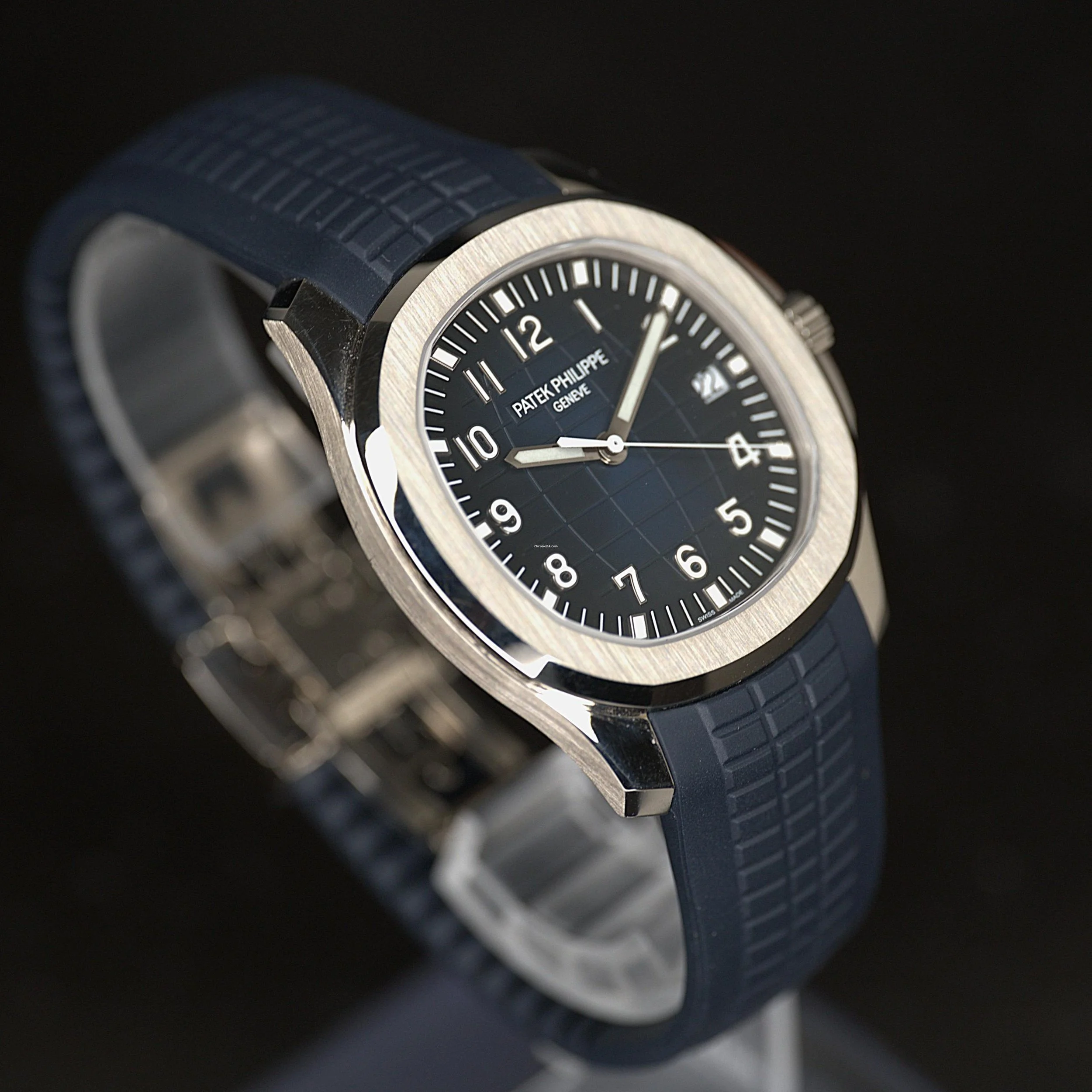 03_Patek_Philippe_Aquanaut_-_Jumbo_5168g-001_2021_Pat.jpg