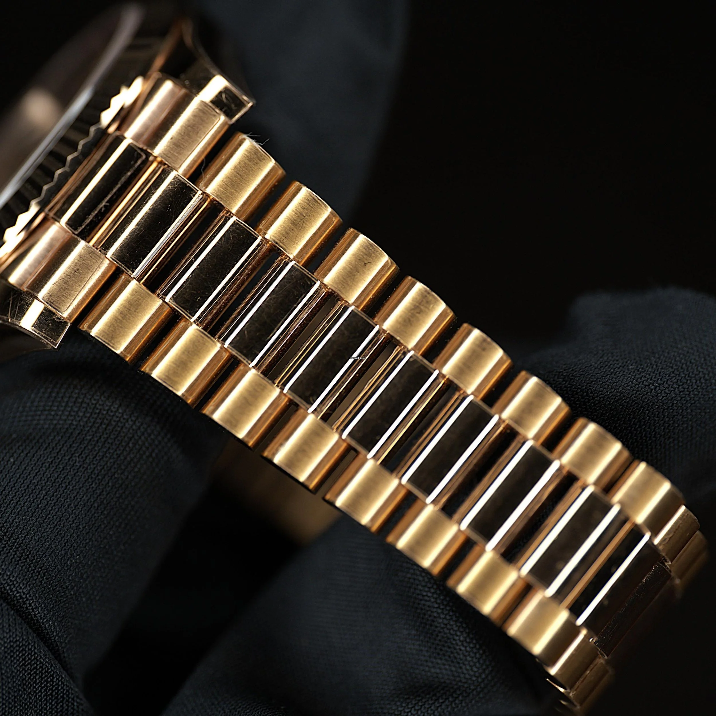 08_Rolex_Day-Date_40_-_228235_MINT_COMPLETE_SET_Day-D.jpg
