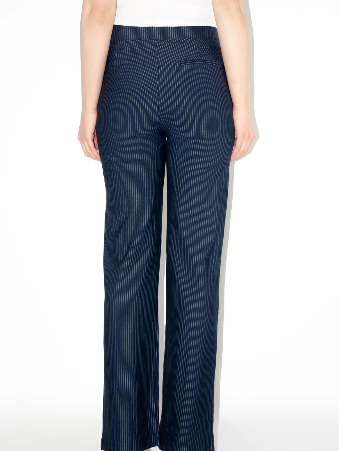 260127_Female_Hosen_01_00_0010_Ebene 10.jpg