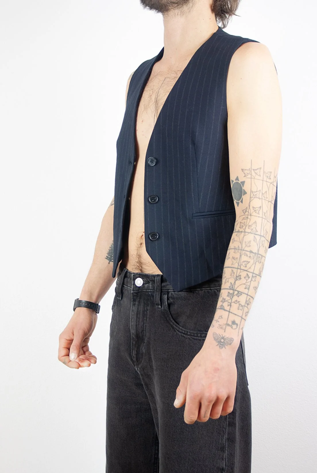 251208_Male_Weste01_06.jpg