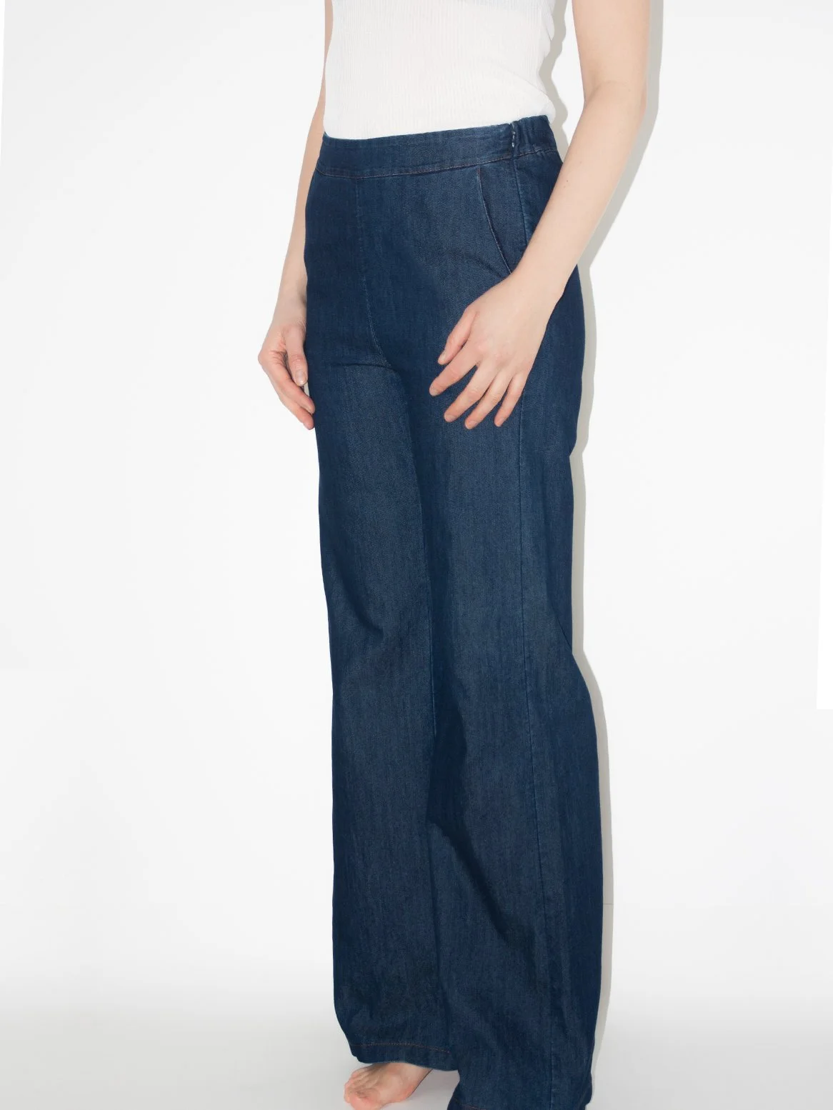 260127_Female_Hosen_01_00_0015_Ebene 17.jpg