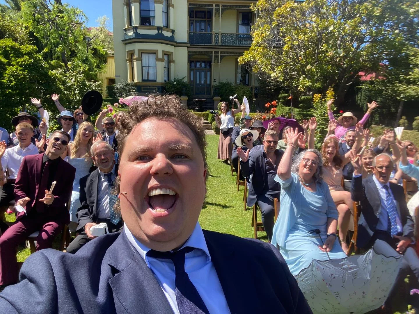 I SUPPLY THE VIBES 🕺🏻🪩🕺🏻

A beautiful pair of adventurers chose Corinda as their place to tie the knot on this perfect Hobart day. 

They asked their guests to take a selfie with the person next to them and send it through later today or tomorro