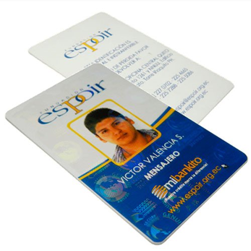 Credencial Full Color / Tamaño Estándar: 8,6 cm x 5,4 cm