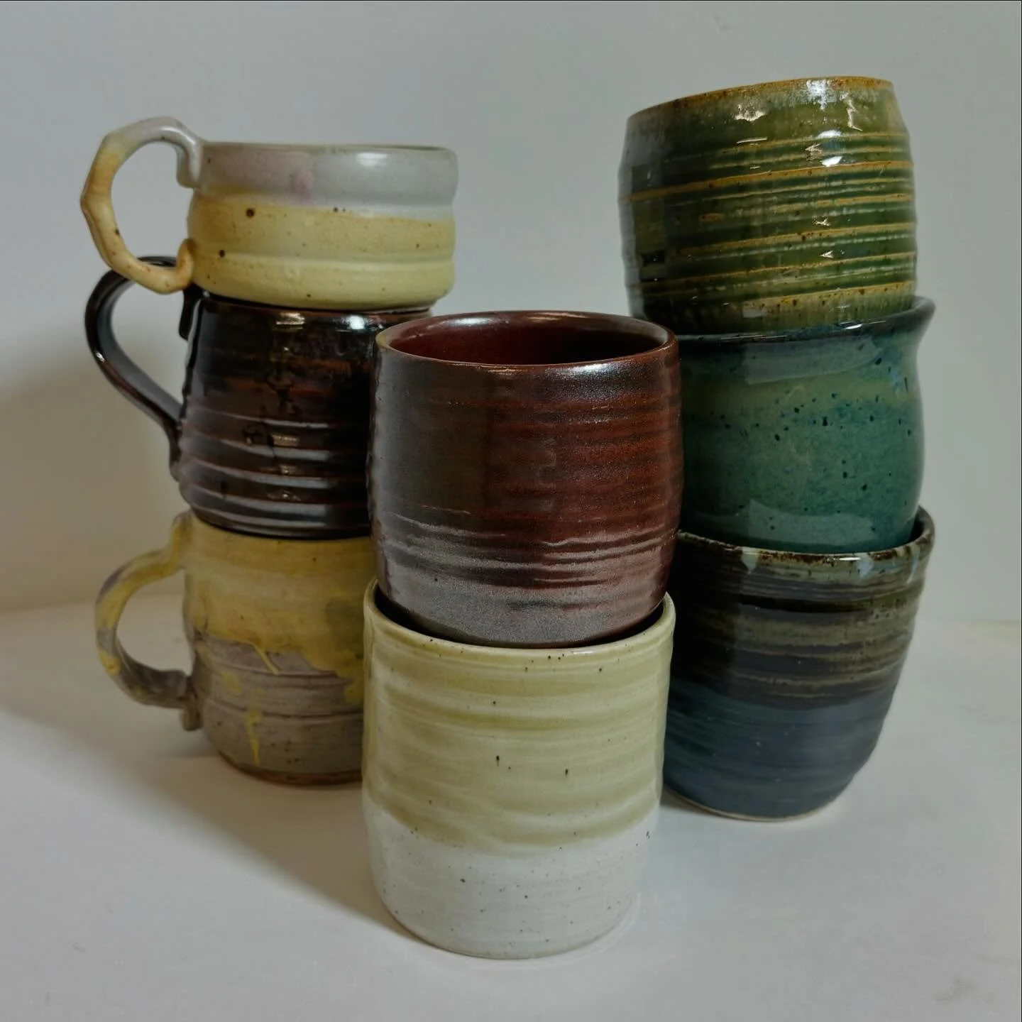 some cups i threw at the end of the semester!!!🤗🤗🤗 most of these are from the reduction firing :3 i wanted to make sure i tried some cone 10 glazes + the gas kiln before the semester ended <3 miss this class already

#ceramic #ceramics #art #re