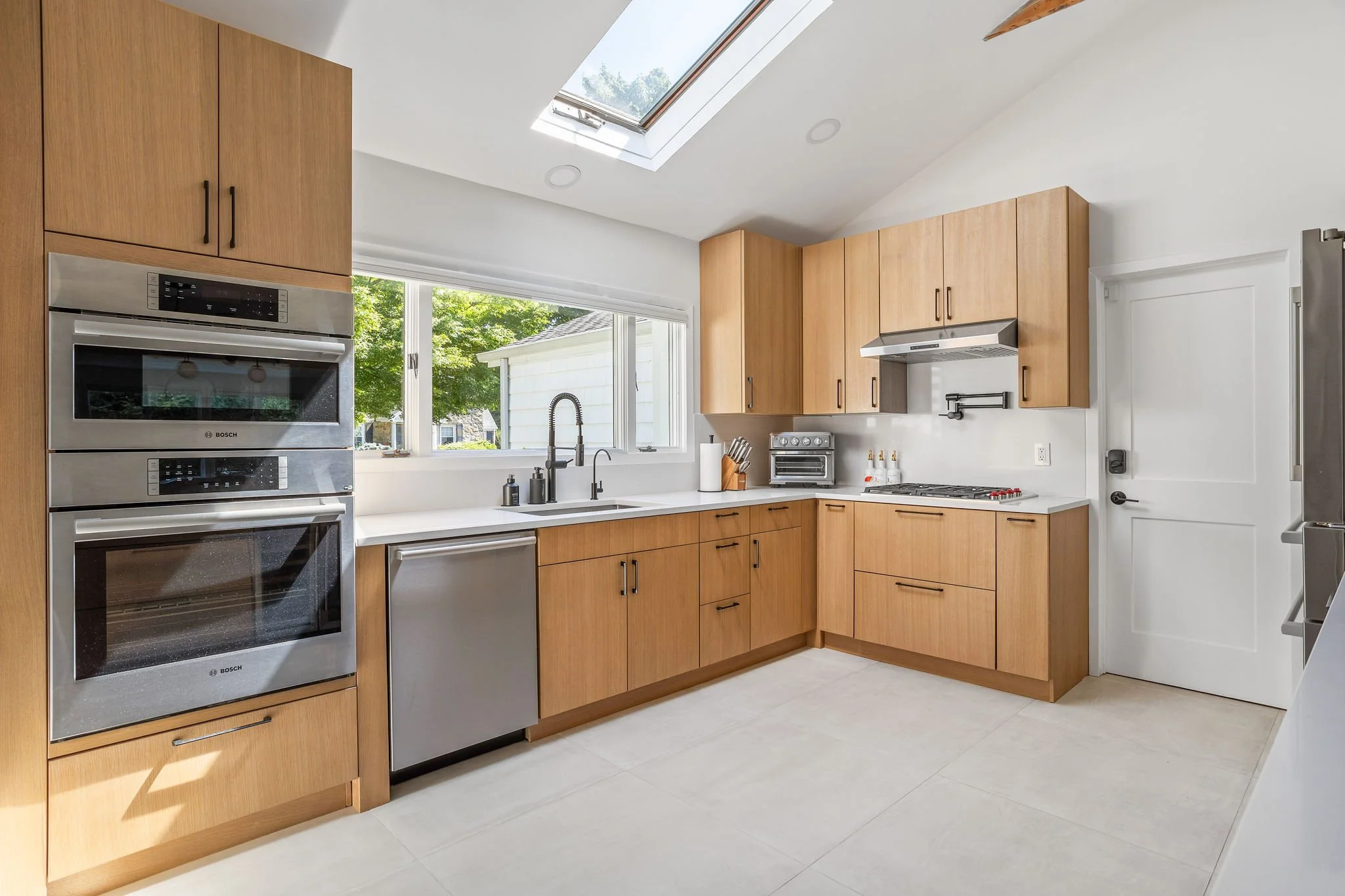 2-web-or-mls-36-north-ct.jpg