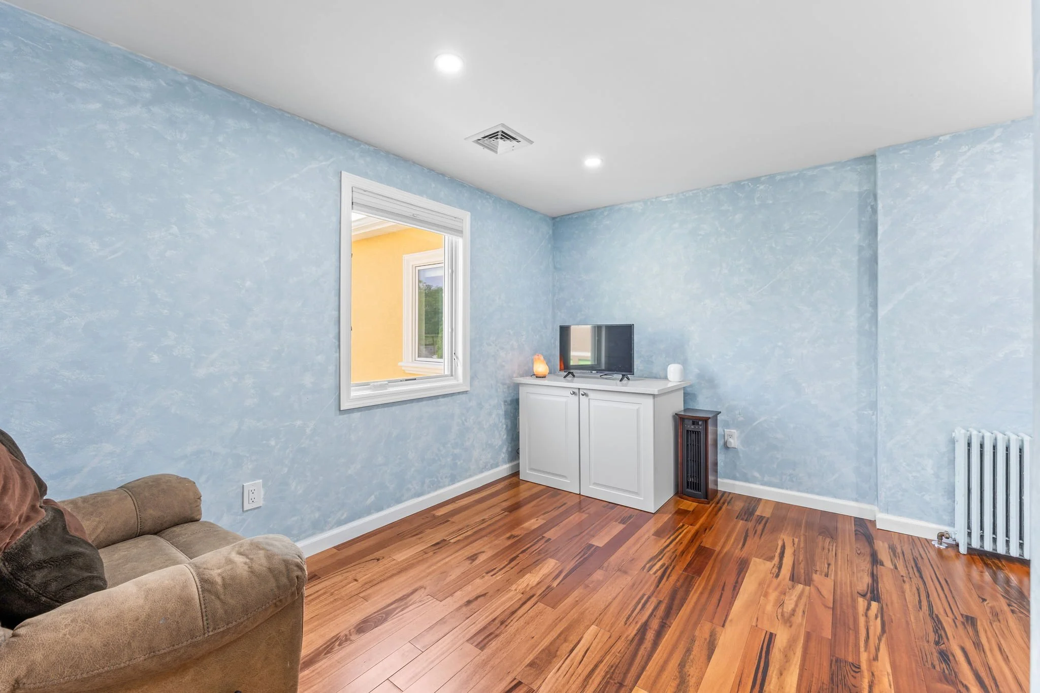 2-web-or-mls-39-jane-st.jpg