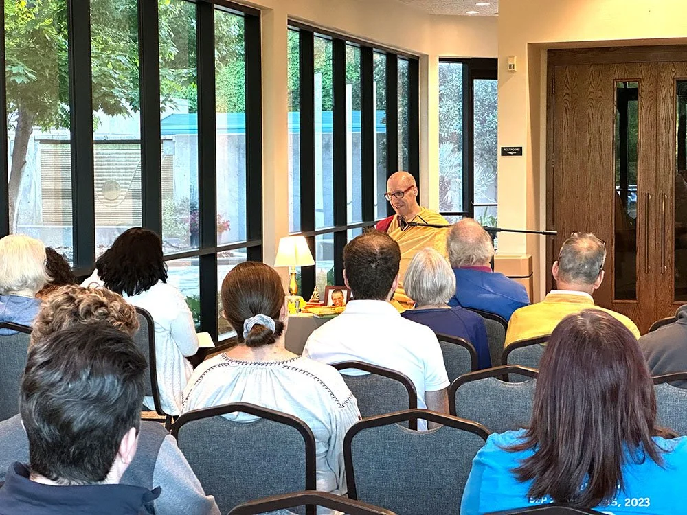 Gen Wangpo teaching meditation at the Fort Worth Botanic Garden